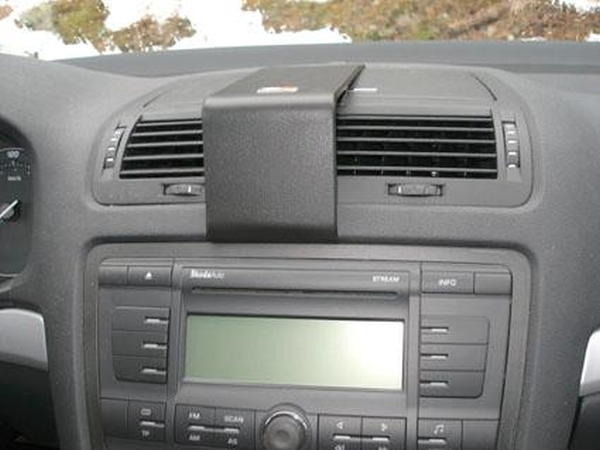 Paigaldusalus, mudelikohane Skoda oktavia 05-11 keskele