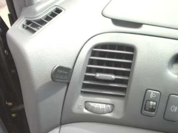 Paigaldusalus, mudelikohane Toyota Previa 01-06 Vasakule