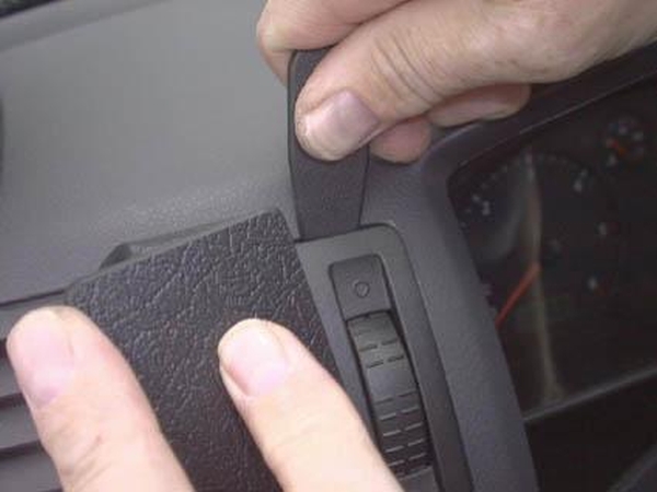 Paigaldusalus, mudelikohane Volkswagen T5 03-07 vasak