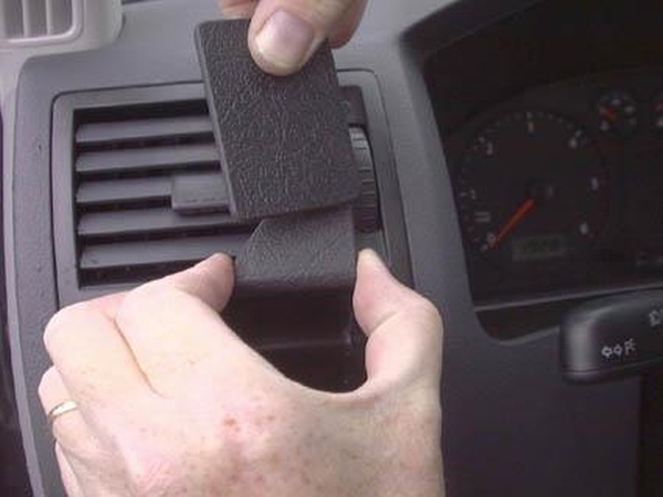 Paigaldusalus, mudelikohane Volkswagen T5 03-07 vasak