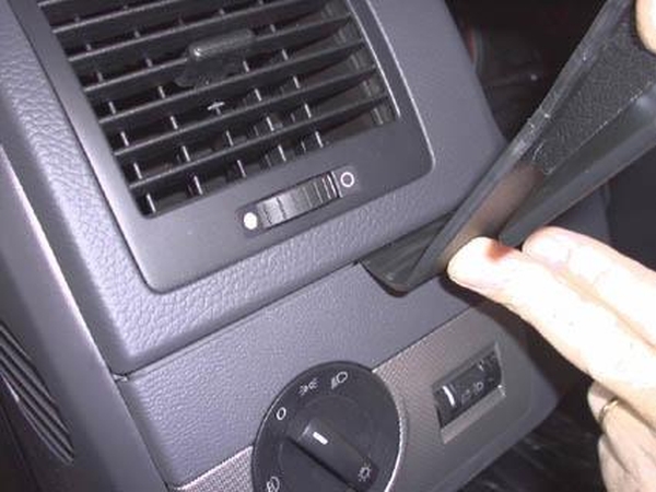 Paigaldusalus, mudelikohane Volkswagen Multivan 03-15 vasa