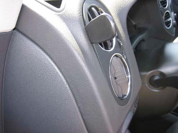 Paigaldusalus, mudelikohane VW Golf Plus 05-12 vasakule