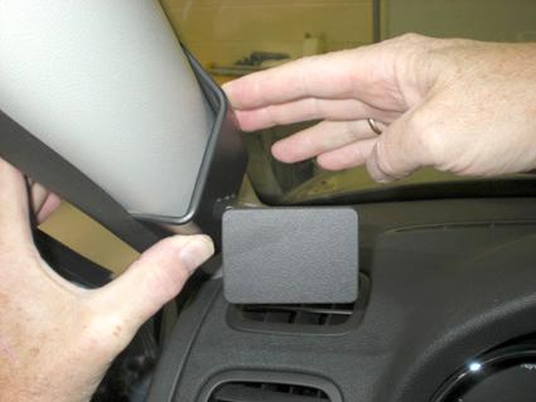 Paigaldusalus, mudelikohane Skoda Yeti 10-12 vasakule