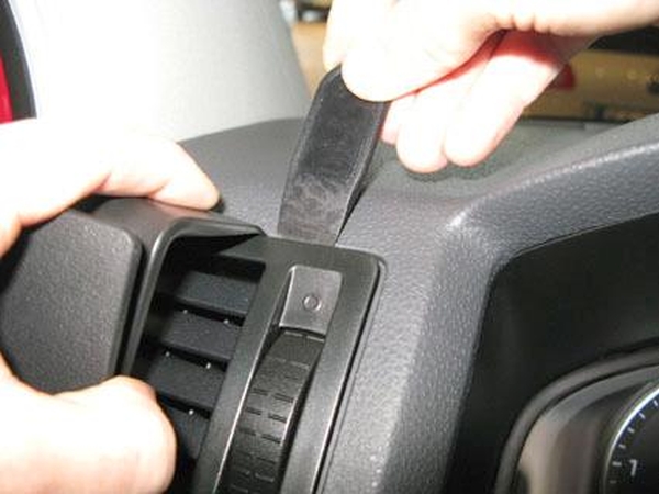 Paigaldusalus, mudelikohane VW T5 10-13 vasakule