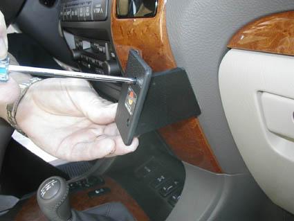 Paigaldusalus, mudelikohane Toyota Landcruiser 03