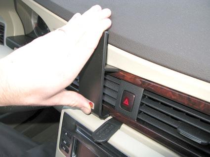 Paigaldusalus, mudelikohane Volvo S80 07-11 keskele