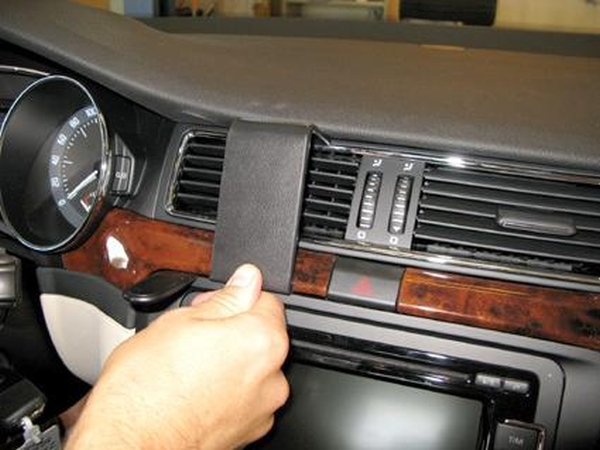 Paigaldusalus, mudelikohane Skoda Superb 09-, center