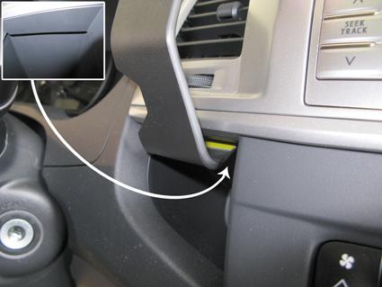 Paigaldusalus, mudelikohane Toyota Hilux 12-16 keskele