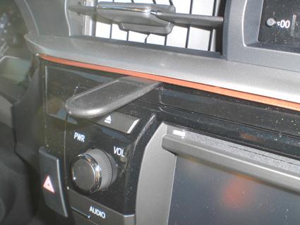 Paigaldusalus, mudelikohane Toyota Corolla 14- keskele