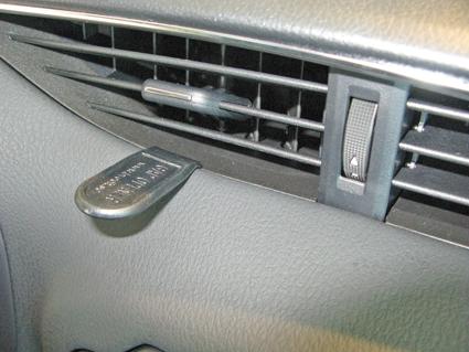 Paigaldusalus, mudelikohane Toyota Yaris 15-15 keskele