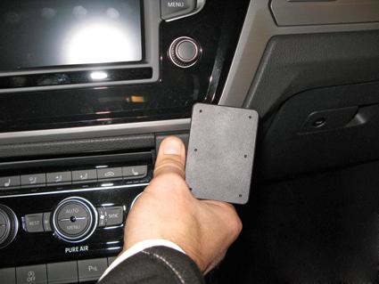 Paigaldusalus, mudelikohane VW Touran 16- alla