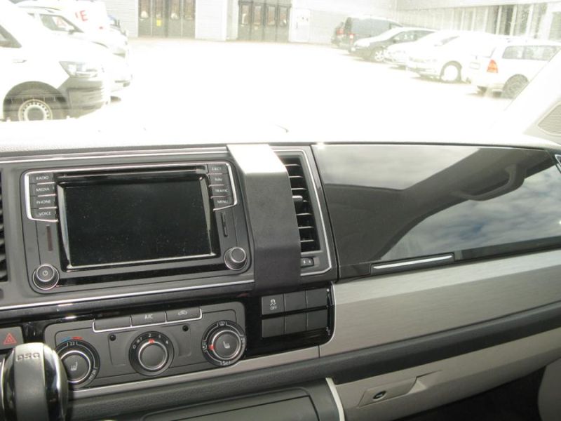 Paigaldusalus, mudelikohane VW Multivan 16-17 keskele