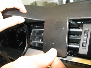 Paigaldusalus, mudelikohane Volkswagen Passat 15> keskele