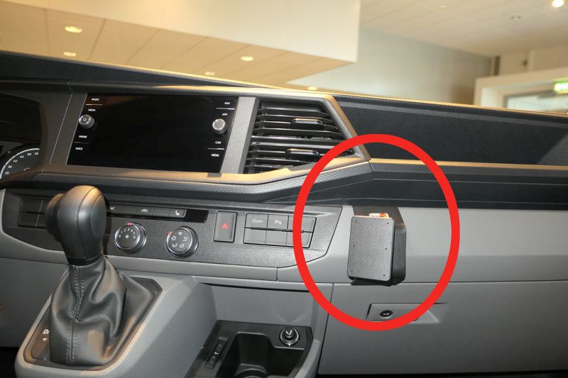 Paigaldusalus, mudelikohane Volkswagen T6.1 keskele